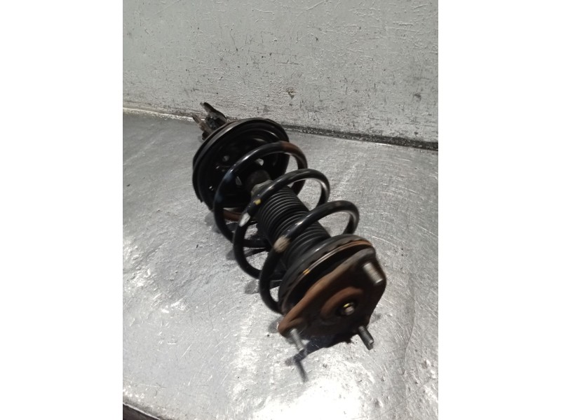 Recambio de amortiguador delantero derecho para hyundai elantra iii sedán (xd) 1.6 referencia OEM IAM   