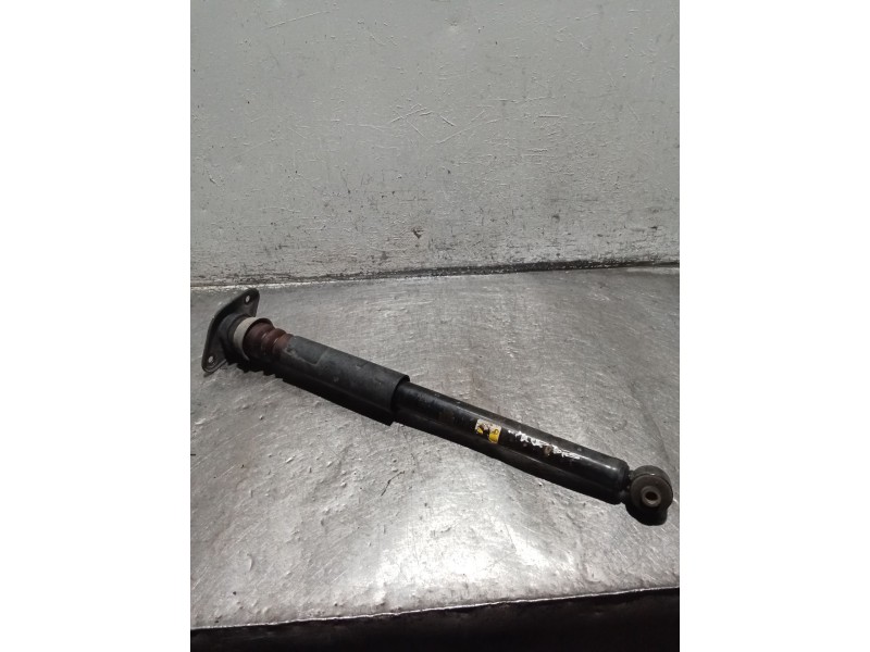 Recambio de amortiguador trasero derecho para hyundai accent iii sedán (mc) 1.4 gl referencia OEM IAM   