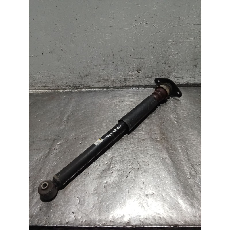 Recambio de amortiguador trasero izquierdo para hyundai accent iii sedán (mc) 1.4 gl referencia OEM IAM   