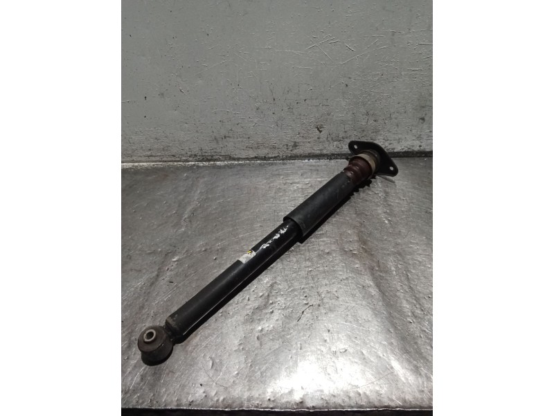 Recambio de amortiguador trasero izquierdo para hyundai accent iii sedán (mc) 1.4 gl referencia OEM IAM   