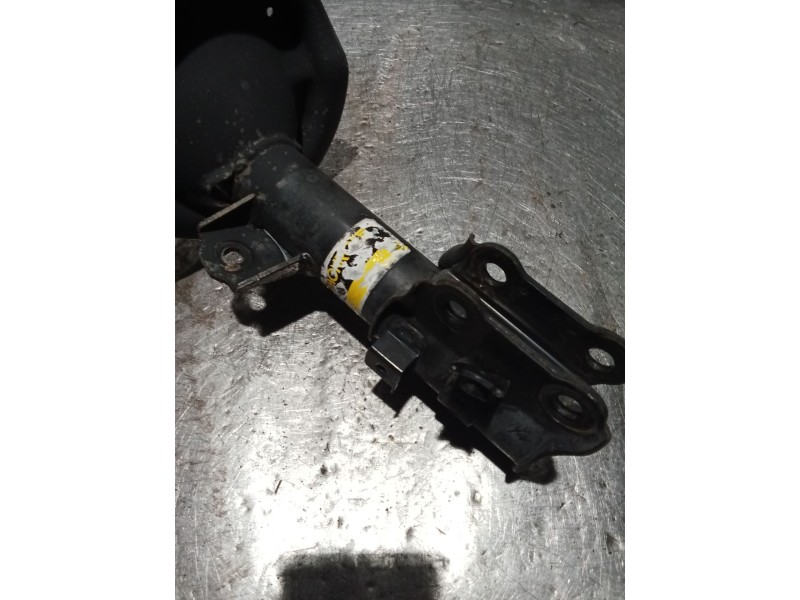 Recambio de amortiguador delantero derecho para hyundai accent iii sedán (mc) 1.4 gl referencia OEM IAM   