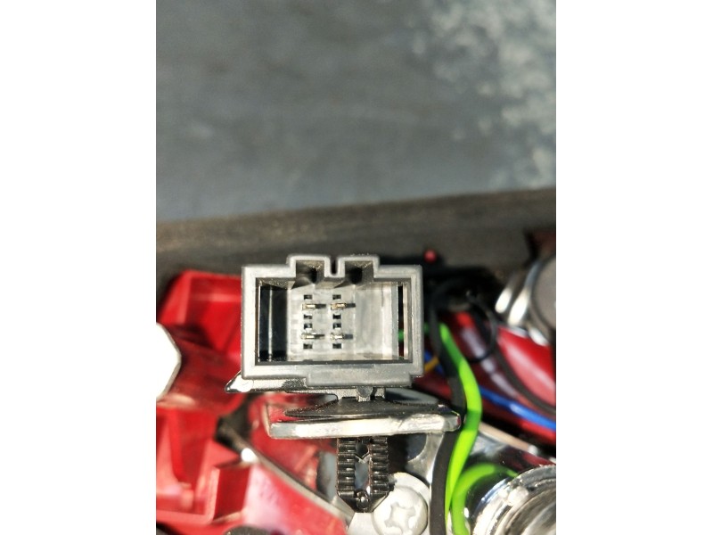 Recambio de piloto trasero derecho interior para audi a5 sportback (8ta) 2.0 tdi quattro referencia OEM IAM 8T0945094A  