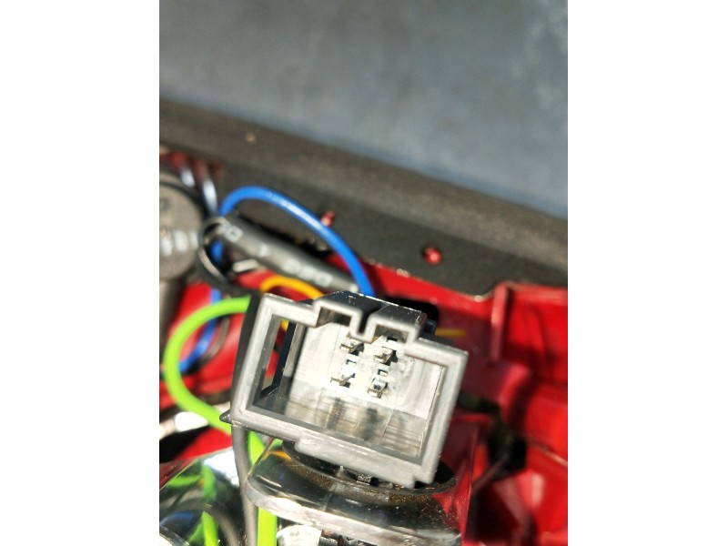 Recambio de piloto trasero izquierdo interior para audi a5 sportback (8ta) 2.0 tdi quattro referencia OEM IAM 8T0945093A  