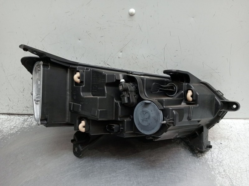 Recambio de faro izquierdo para dacia sandero iii 1.0 tce 90 eco-g referencia OEM IAM 260602561R  
