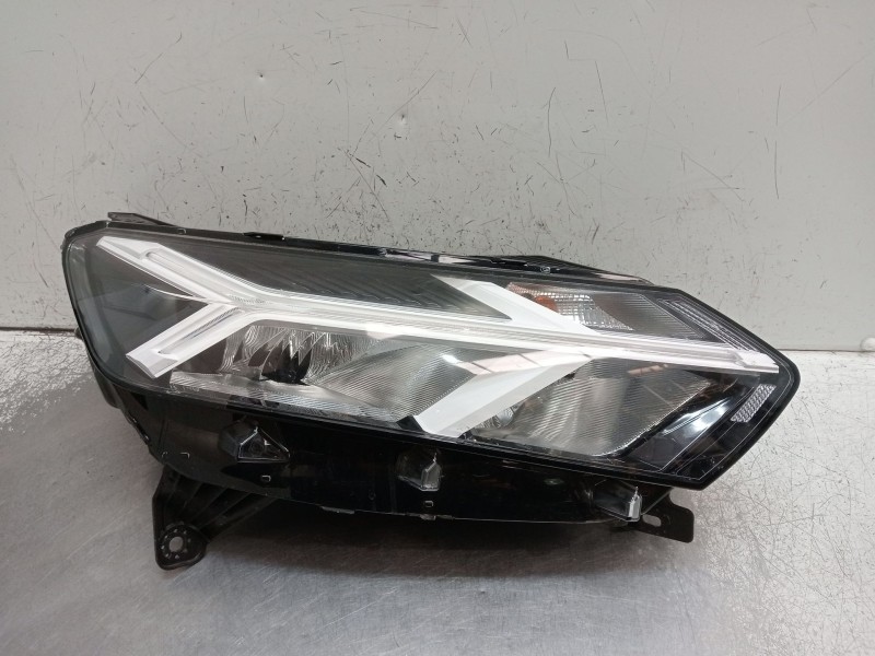 Recambio de faro derecho para dacia sandero iii 1.0 tce 90 eco-g referencia OEM IAM 260107920R  