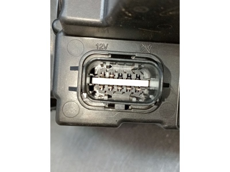 Recambio de faro derecho para dacia sandero iii 1.0 tce 90 eco-g referencia OEM IAM 260107920R  