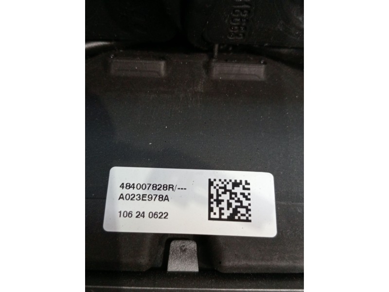 Recambio de volante para dacia sandero iii 1.0 tce 90 eco-g referencia OEM IAM 484007828R A023E97BA 