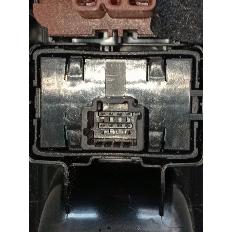 Recambio de mando elevalunas delantero izquierdo para dacia sandero iii 1.0 tce 90 eco-g referencia OEM IAM  5P 