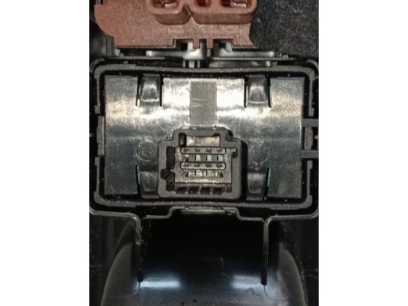 Recambio de mando elevalunas delantero izquierdo para dacia sandero iii 1.0 tce 90 eco-g referencia OEM IAM  5P 