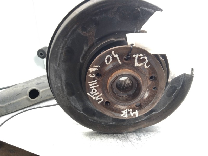 Recambio de mangueta trasera izquierda para mercedes vito caja cerrada 6.03  111 cdi largo (639.603) referencia OEM IAM   