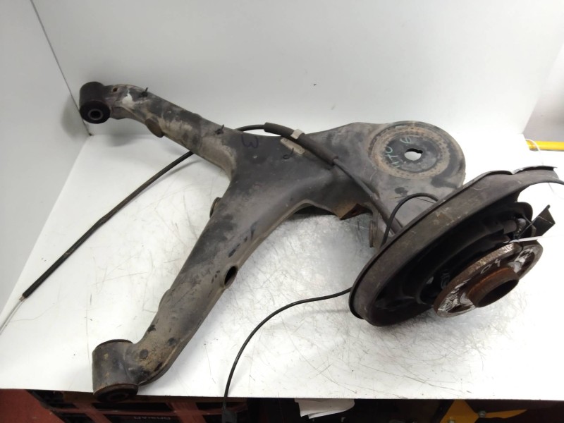 Recambio de mangueta trasera izquierda para mercedes vito caja cerrada 6.03  111 cdi largo (639.603) referencia OEM IAM   