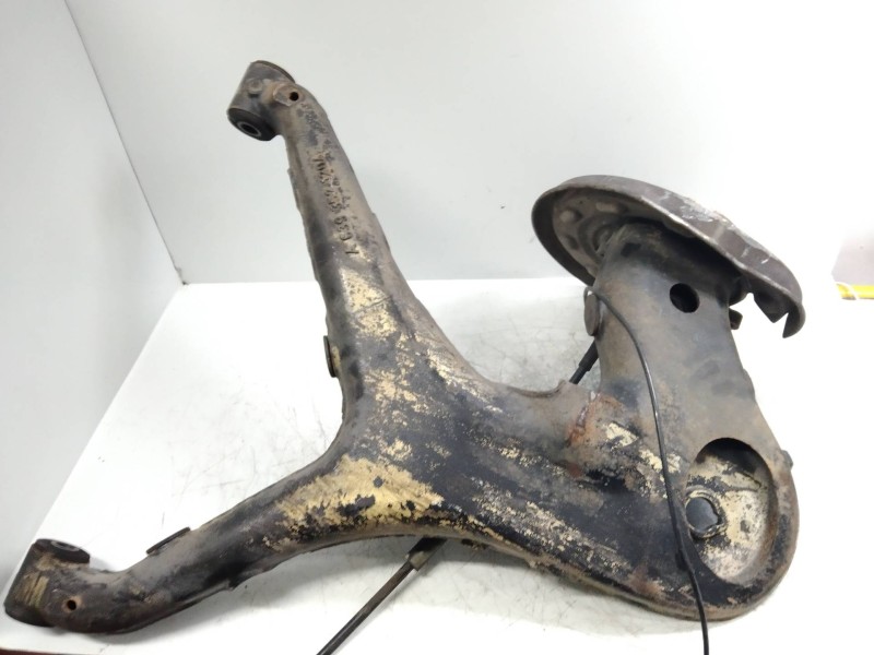 Recambio de mangueta trasera izquierda para mercedes vito caja cerrada 6.03  111 cdi largo (639.603) referencia OEM IAM   