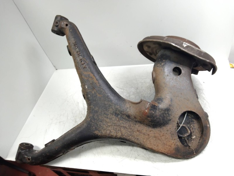 Recambio de mangueta trasera izquierda para mercedes vito mixto 06.2003 referencia OEM IAM   