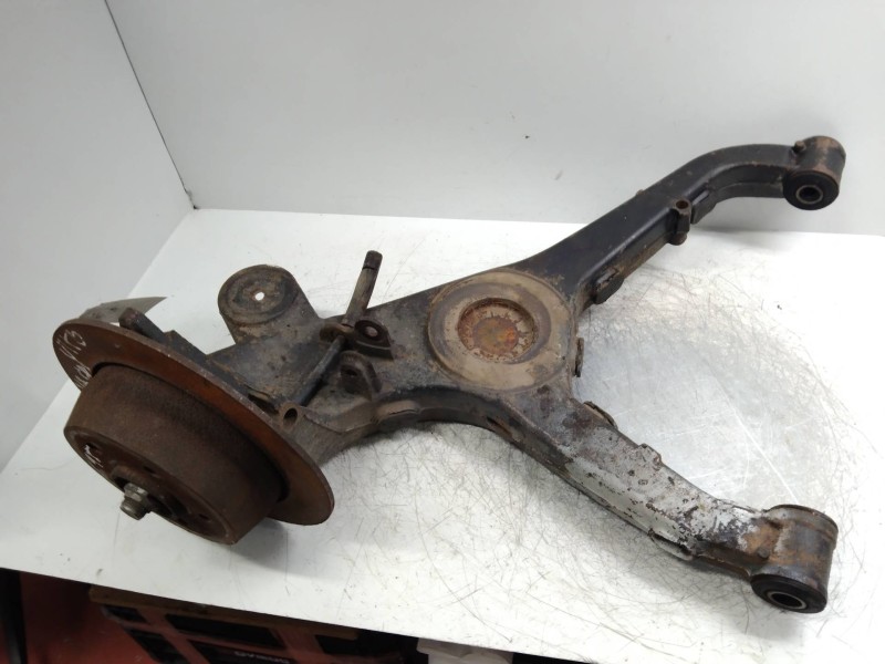 Recambio de mangueta trasera derecha para mercedes vito (w638) caja cerrada referencia OEM IAM   