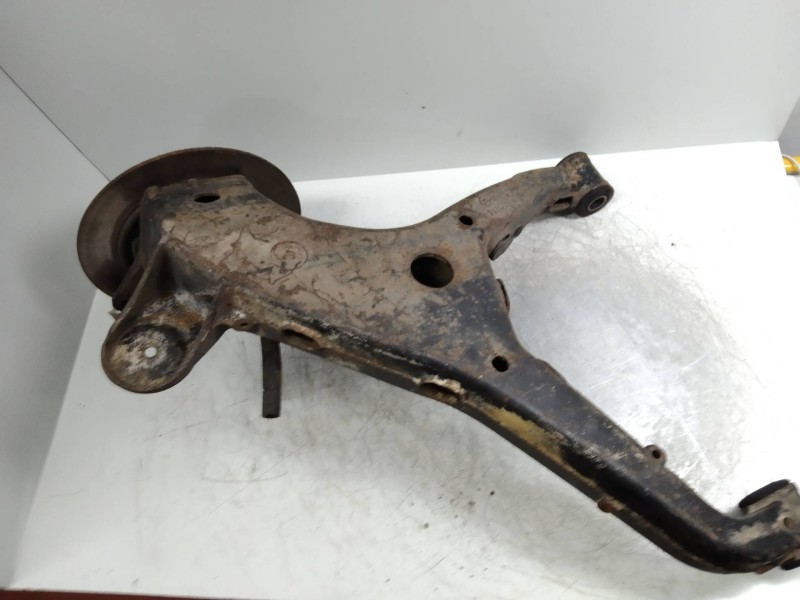 Recambio de mangueta trasera derecha para mercedes vito (w638) caja cerrada referencia OEM IAM   