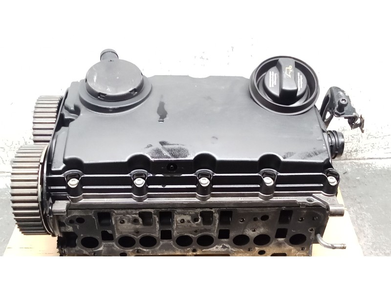 Recambio de culata para audi a4 b7 (8ec) 2.0 tdi 16v referencia OEM IAM 03G103378A BRE 