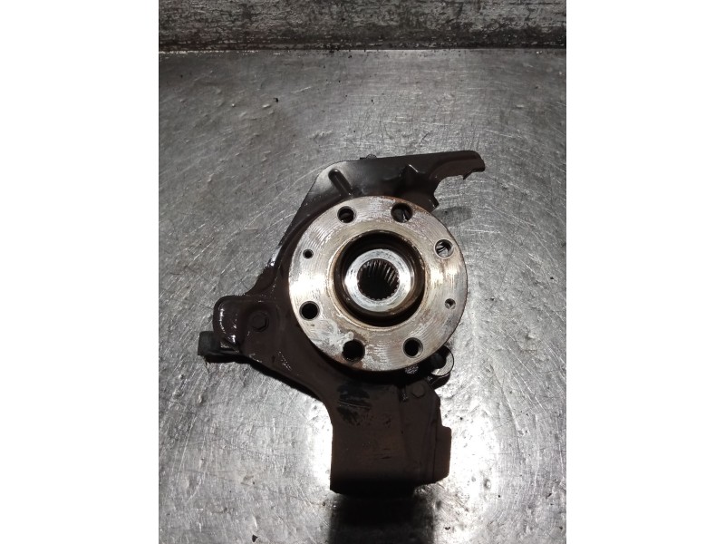 Recambio de mangueta delantera derecha para opel corsa e (x15) 1.3 cdti (08, 68) referencia OEM IAM 13388768 134318970 