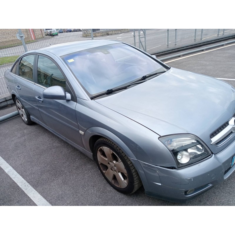 opel vectra c berlina del año 2004