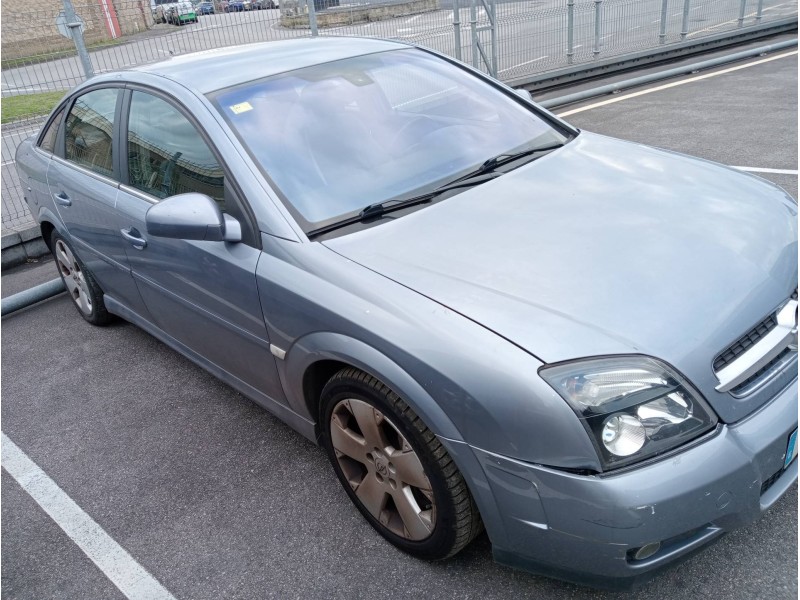 opel vectra c berlina del año 2004