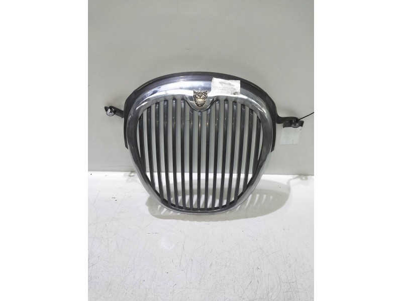 Recambio de rejilla delantera para jaguar x-type 2.5 v6 24v cat referencia OEM IAM   