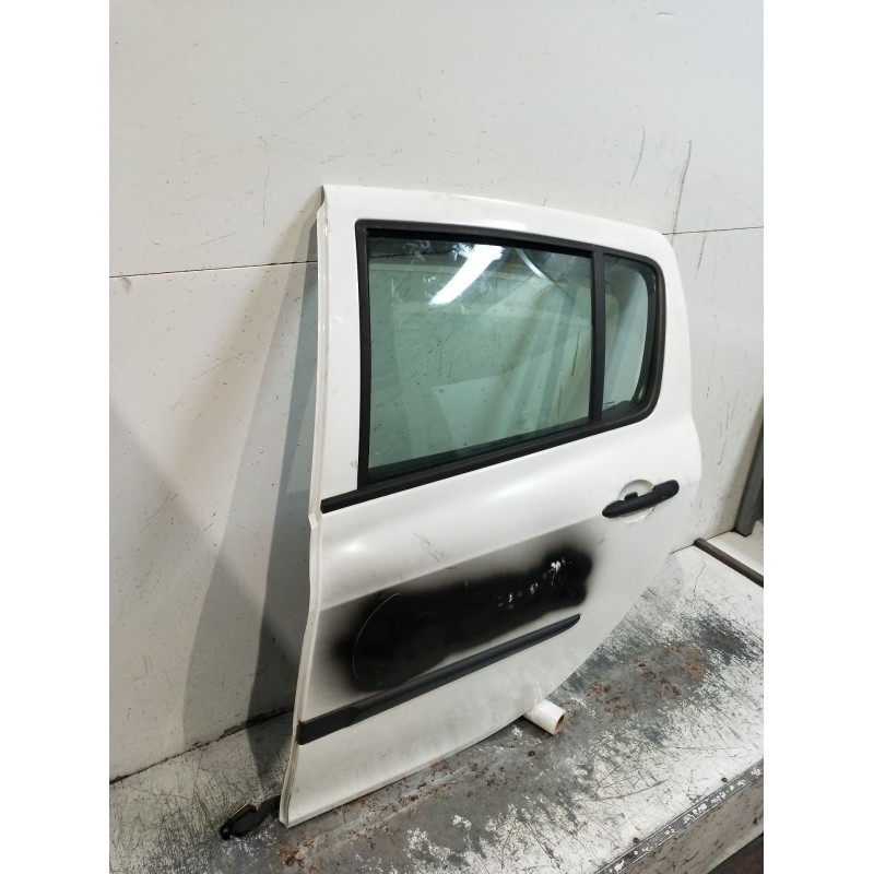 Recambio de puerta trasera izquierda para renault clio iii (br0/1, cr0/1) 1.5 dci referencia OEM IAM  5P 