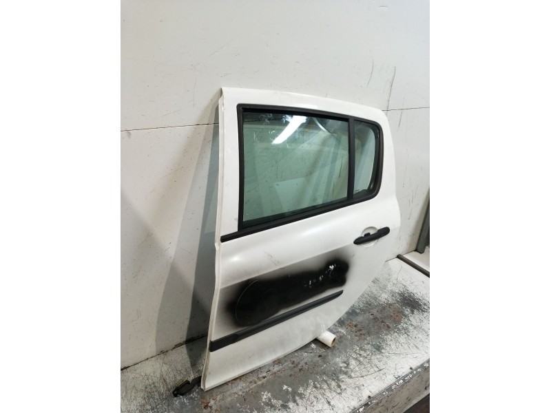 Recambio de puerta trasera izquierda para renault clio iii (br0/1, cr0/1) 1.5 dci referencia OEM IAM  5P 