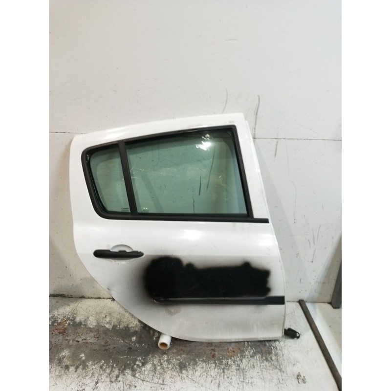 Recambio de puerta trasera derecha para renault clio iii (br0/1, cr0/1) 1.5 dci referencia OEM IAM   5P