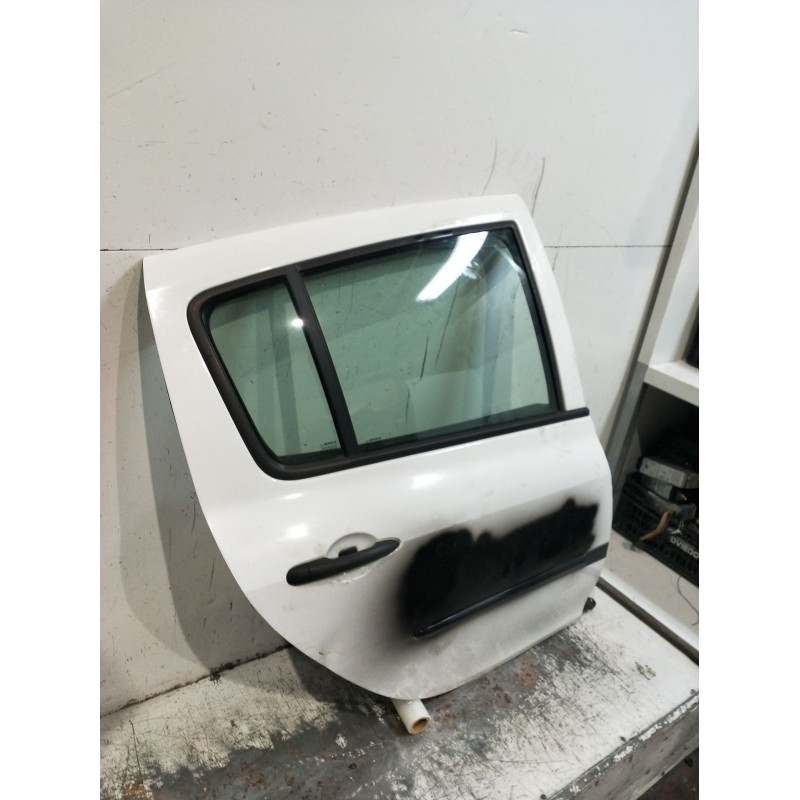 Recambio de puerta trasera derecha para renault clio iii (br0/1, cr0/1) 1.5 dci referencia OEM IAM   5P