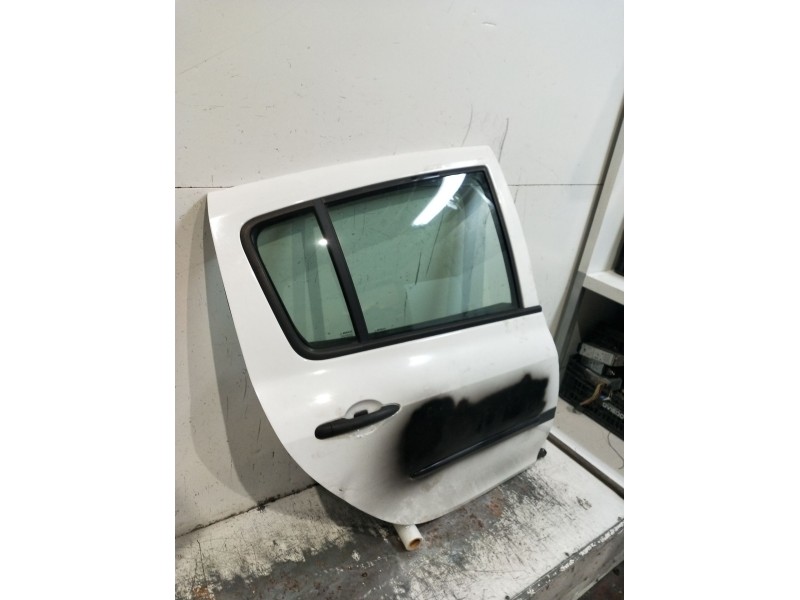 Recambio de puerta trasera derecha para renault clio iii (br0/1, cr0/1) 1.5 dci referencia OEM IAM   5P