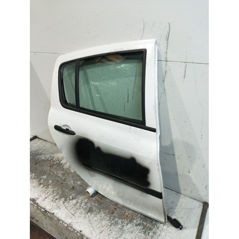 Recambio de puerta trasera derecha para renault clio iii (br0/1, cr0/1) 1.5 dci referencia OEM IAM   5P