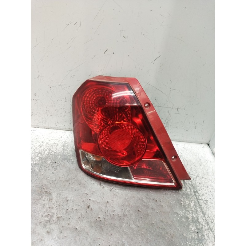 Recambio de piloto trasero izquierdo para chevrolet aveo / kalos hatchback (t200) 1.4 16v referencia OEM IAM   