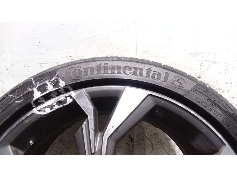 Recambio de juego llantas para audi a3 sportback (8ya, 8yf) 35 tdi referencia OEM IAM 225/40 R18 92Y  UNA EN MAL ESTADO LAS OTRA
