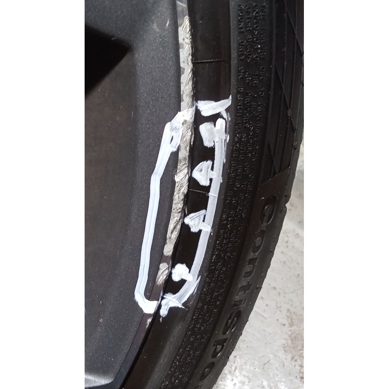 Recambio de juego llantas para audi a3 sportback (8ya, 8yf) 35 tdi referencia OEM IAM 225/40 R18 92Y  UNA EN MAL ESTADO LAS OTRA