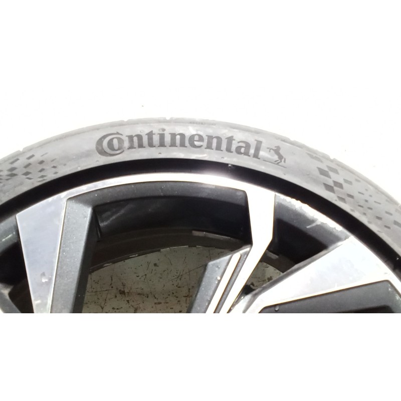 Recambio de juego llantas para audi a3 sportback (8ya, 8yf) 35 tdi referencia OEM IAM 225/40 R18 92Y  UNA EN MAL ESTADO LAS OTRA