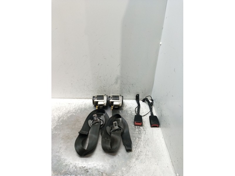 Recambio de juego cinturones delantero para volkswagen golf vi (5k1) 2.0 tdi referencia OEM IAM  3P 