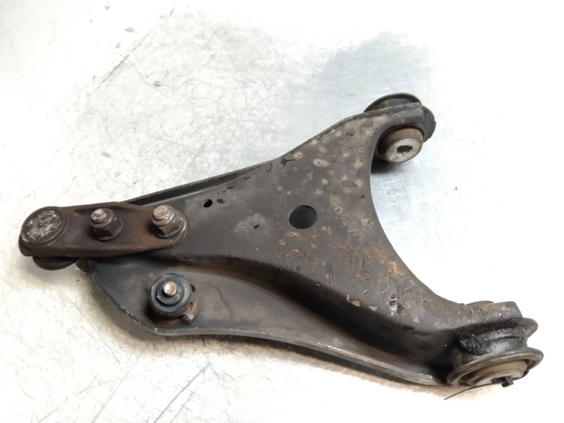 Recambio de brazo suspension inferior delantero derecho para renault twingo 1.5 dci diesel referencia OEM IAM   