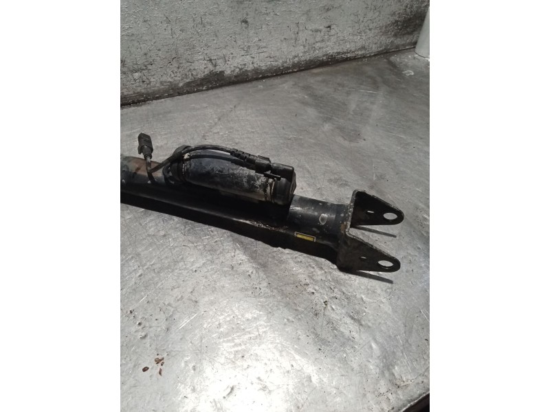 Recambio de amortiguador trasero izquierdo para mercedes-benz clase m (w164) ml 320 cdi 4-matic (164.122) referencia OEM IAM   