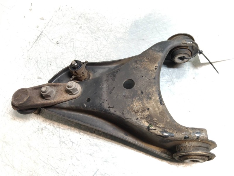 Recambio de brazo suspension inferior delantero izquierdo para renault twingo 1.5 dci diesel referencia OEM IAM   