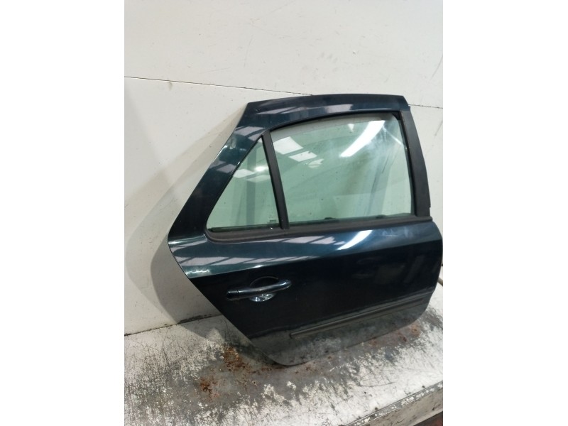 Recambio de puerta trasera derecha para renault laguna ii (bg0/1_) 1.8 16v (bg0b, bg0c, bg0j, bg0m, bg0v) referencia OEM IAM  5P