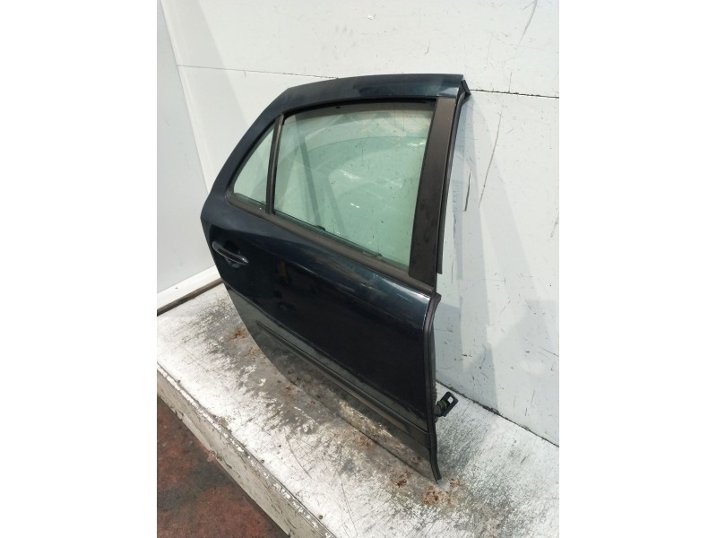Recambio de puerta trasera derecha para renault laguna ii (bg0/1_) 1.8 16v (bg0b, bg0c, bg0j, bg0m, bg0v) referencia OEM IAM  5P