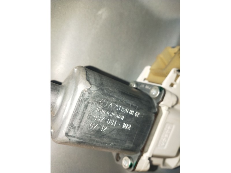 Recambio de elevalunas delantero derecho para mercedes-benz clase m (w164) ml 320 cdi 4-matic (164.122) referencia OEM IAM A2518