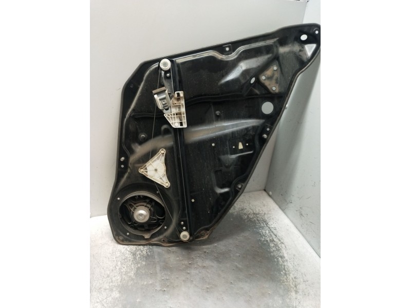 Recambio de elevalunas trasero izquierdo para mercedes-benz clase m (w164) ml 320 cdi 4-matic (164.122) referencia OEM IAM A2518