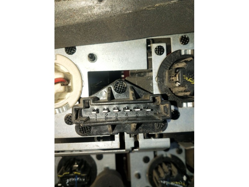 Recambio de piloto trasero izquierdo para mercedes-benz clase m (w164) ml 320 cdi 4-matic (164.122) referencia OEM IAM   