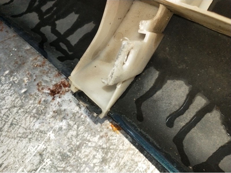 Recambio de paragolpes trasero para renault laguna ii (bg0/1_) 1.8 16v (bg0b, bg0c, bg0j, bg0m, bg0v) referencia OEM IAM   VER F