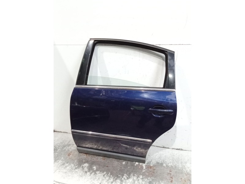 Recambio de puerta trasera izquierda para volkswagen passat b5.5 (3b3) 1.9 tdi referencia OEM IAM   4P