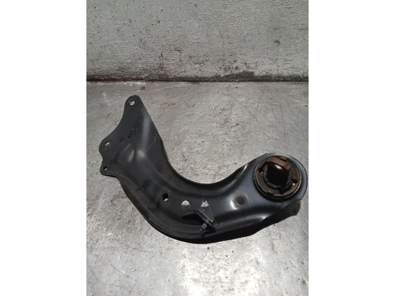 Recambio de brazo suspension inferior trasero izquierdo para mazda 3 (bm, bn) 2.2 d referencia OEM IAM   