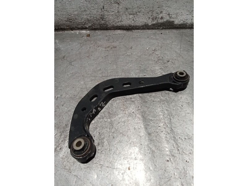 Recambio de brazo suspension inferior trasero izquierdo para mazda 3 (bm, bn) 2.2 d referencia OEM IAM   