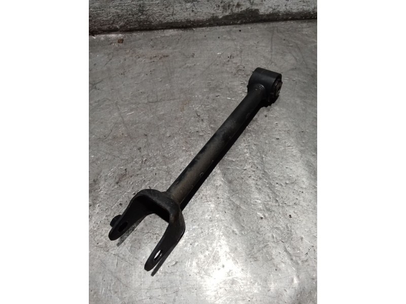 Recambio de brazo suspension superior trasero izquierdo para mazda 3 (bm, bn) 2.2 d referencia OEM IAM   