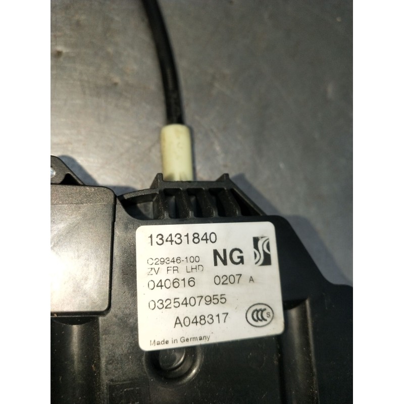 Recambio de motor cierre centralizado delantero derecho para opel corsa e (x15) 1.3 cdti (08, 68) referencia OEM IAM 13431840 03