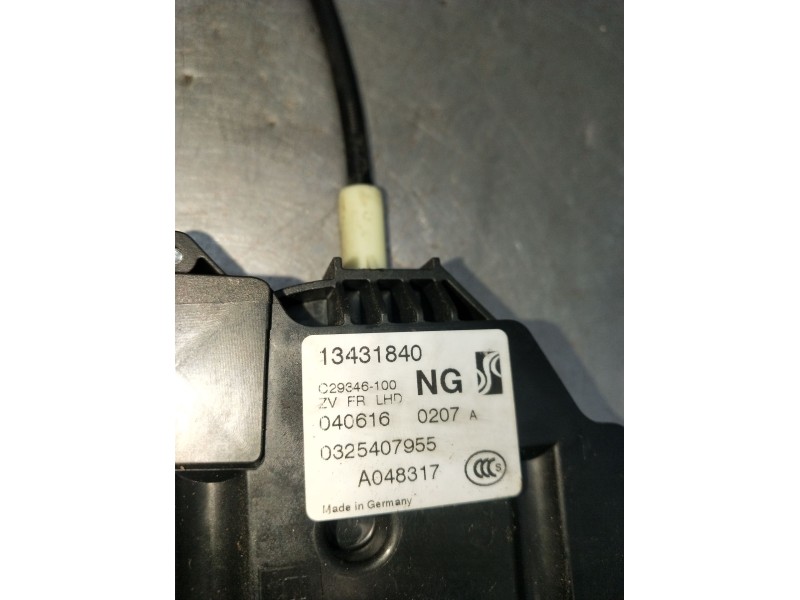 Recambio de motor cierre centralizado delantero derecho para opel corsa e (x15) 1.3 cdti (08, 68) referencia OEM IAM 13431840 03